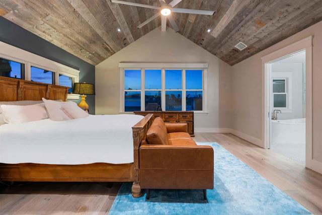 1027 G Ave, Coronado CA: https://media.crmls.org/mediaz/81c857df-3479-4c98-84e8-24fa24ef908a.jpg