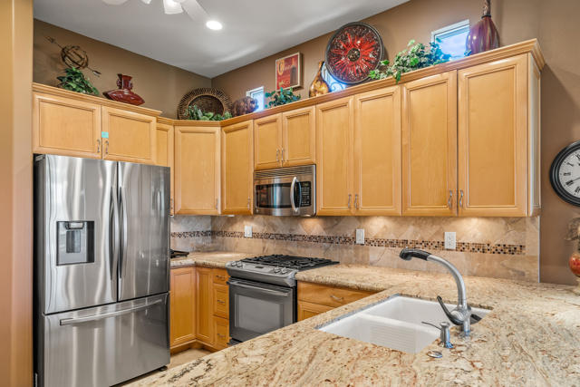 Image 17 of 62 For 44391 Royal Lytham Drive