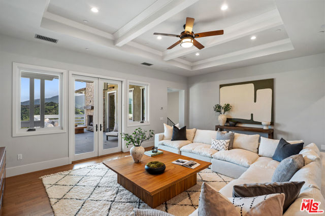 26767 Mulholland Highway, Calabasas CA: https://media.crmls.org/mediaz/81c8ea0b-804f-49b0-b06b-7730d10407b1.jpg