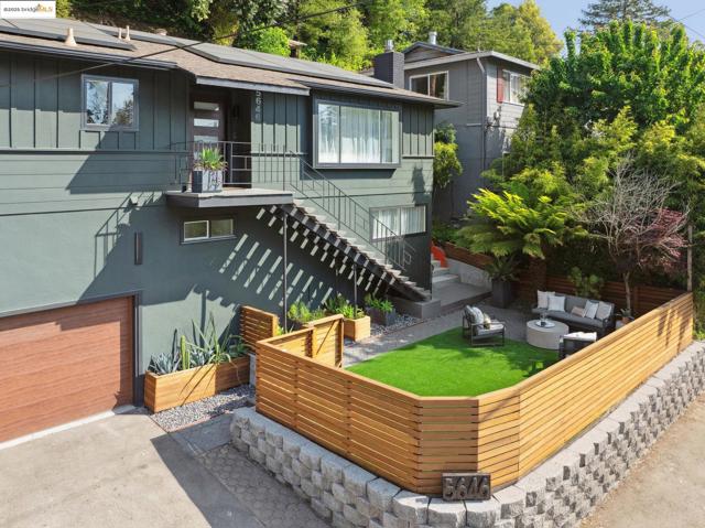 5646 Thornhill Dr, Oakland CA: https://media.crmls.org/mediaz/81c8f0d5-a44b-4213-b7fe-b4aad08d4ce8.jpg