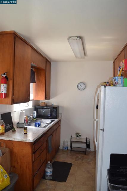 2518 Manchester Ave, San Pablo CA: https://media.crmls.org/mediaz/81c9831d-5131-44c9-bf45-a7dd806ee17f.jpg
