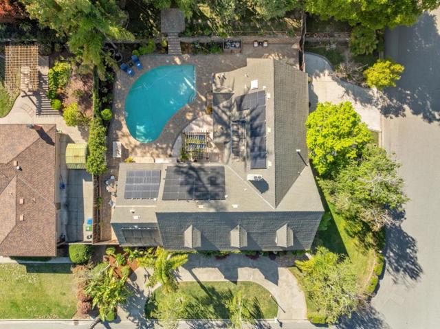 13841 Malcom Avenue, Saratoga CA: https://media.crmls.org/mediaz/81c9880c-0a03-4114-ab0e-38627e1e6b83.jpg