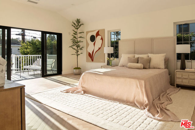 3531 S Barrington Avenue, Los Angeles CA: https://media.crmls.org/mediaz/81caded6-4c4d-4212-a46f-fa1d310e0083.jpg