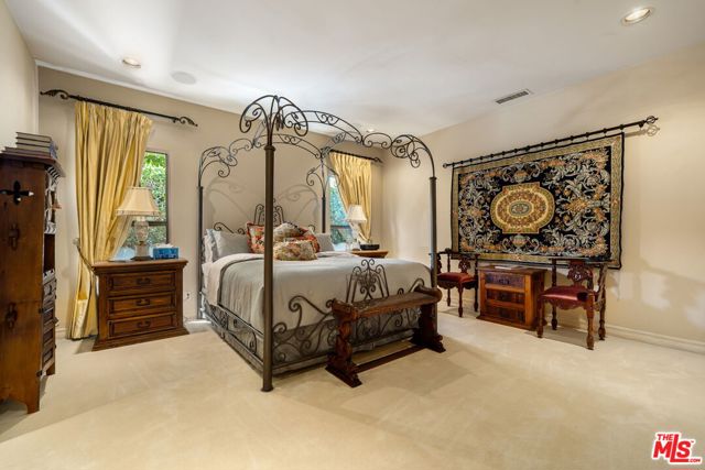 71150 N Thunderbird Terrace, Rancho Mirage CA: https://media.crmls.org/mediaz/81cae8ad-5e3f-42e3-b6f7-966667770693.jpg