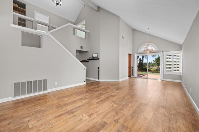 Detail Gallery Image 7 of 48 For 1449 Genoa Dr, Vista,  CA 92081 - 4 Beds | 2/1 Baths