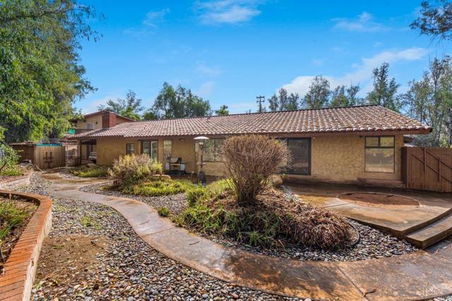 11580 Manzanita Rd, Lakeside CA: https://media.crmls.org/mediaz/81cb1ae1-f241-4cb0-93cd-aae2fe0ccfb0.jpg