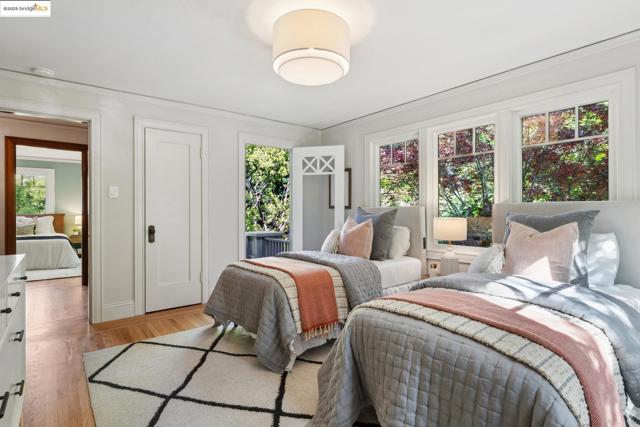 733 Carlston Ave., Oakland CA: https://media.crmls.org/mediaz/81cb93d1-c88b-4c2a-b284-073928333e6c.jpg