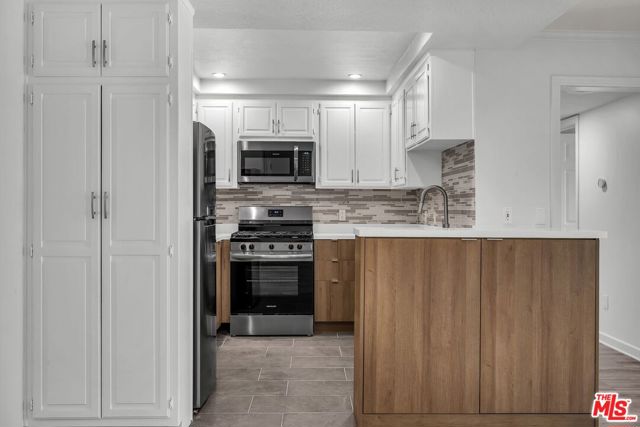 8600 Tuscany Avenue, Playa del Rey CA: https://media.crmls.org/mediaz/81cbc569-4b11-446b-bf72-47b434ce413d.jpg
