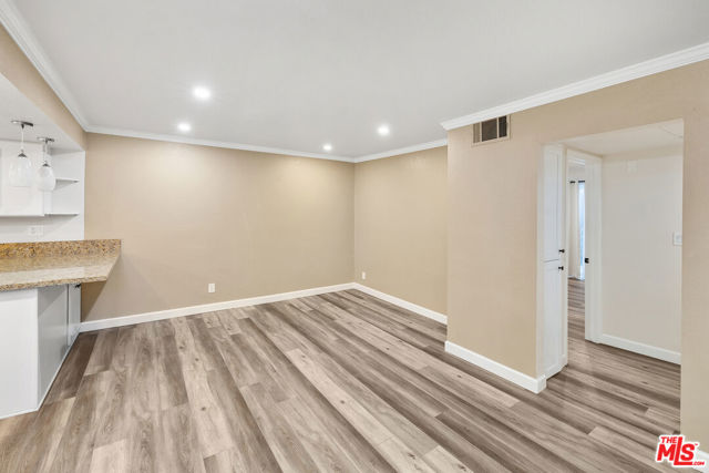 333 W Alameda Avenue, Burbank CA: https://media.crmls.org/mediaz/81cbd783-1b97-4a51-a3c3-f29742f67270.jpg
