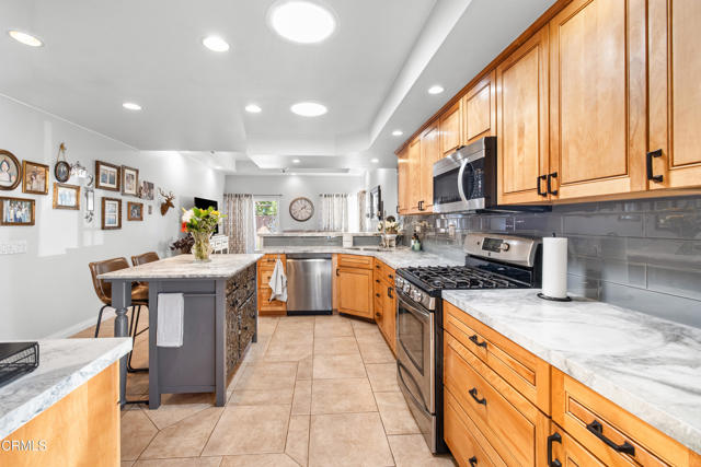 Detail Gallery Image 5 of 28 For 1420 Joliet Pl, Oxnard,  CA 93030 - 4 Beds | 2 Baths