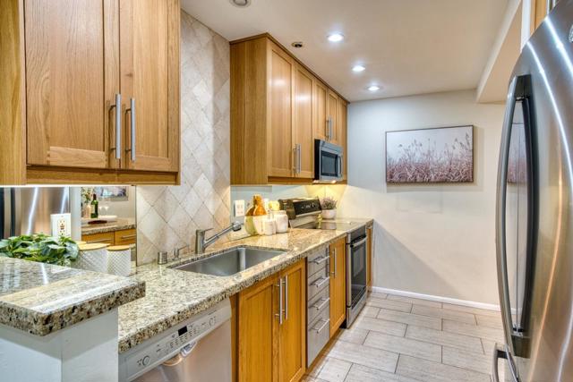 320 Palo Alto Avenue, Palo Alto CA: https://media.crmls.org/mediaz/81cc779b-b032-406c-aa54-0d5187f33b79.jpg