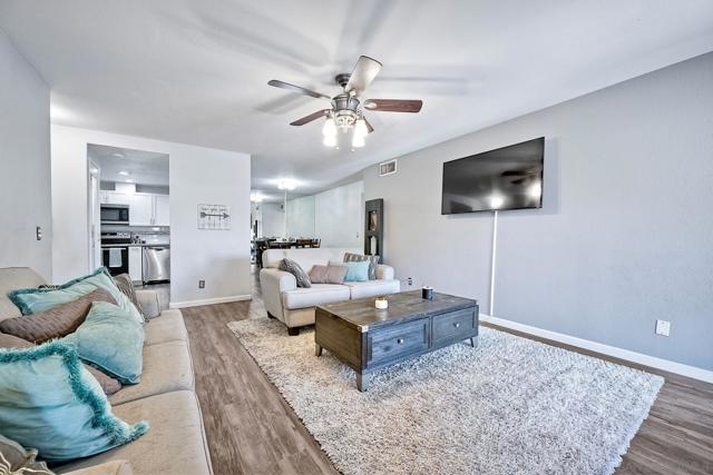 1721 Melrose Ave, Chula Vista CA: https://media.crmls.org/mediaz/81cd20bf-c968-4b5a-8531-8fa5d02ec76c.jpg
