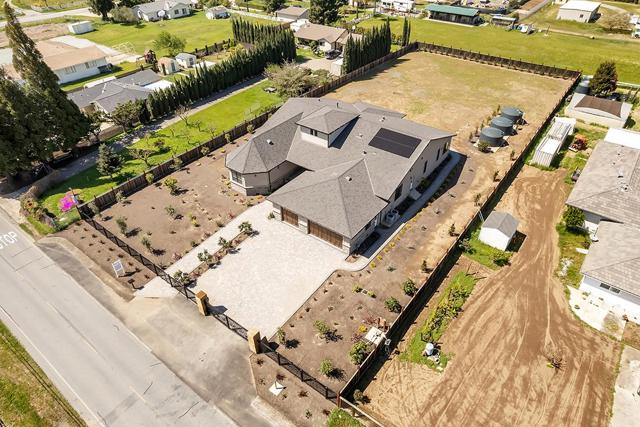 475 E Middle Avenue, San Martin CA: https://media.crmls.org/mediaz/81ce095f-b96b-41d8-a965-cd7ab79647ab.jpg