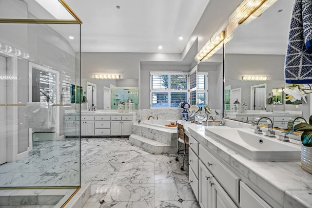 7832 Foothill Rd, Pleasanton CA: https://media.crmls.org/mediaz/81cf026e-b786-4f06-992a-74203a4ee73a.jpg