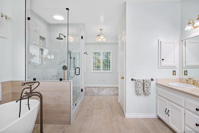 6823 Corintia St, Carlsbad CA: https://media.crmls.org/mediaz/81cf0889-c36a-4132-96c9-f28b5b29d712.jpg