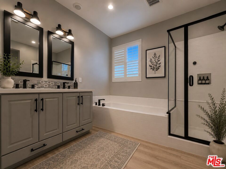 https://media.crmls.org/mediaz/81cf1646-19b1-4c30-9f67-876d584465c0.jpg?preset=X-Large
