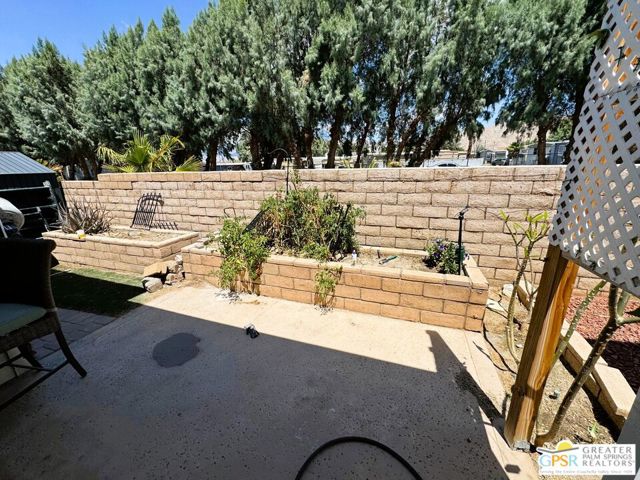 17640 Corkill Road, Desert Hot Springs CA: https://media.crmls.org/mediaz/81cf32ca-4394-46d8-9d07-044cfe49d56f.jpg