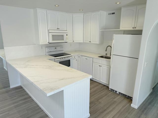 1262 Sunflower N Circle, Palm Springs CA: https://media.crmls.org/mediaz/81d04420-2654-45a2-a7d3-c1eb0f5f9a08.jpg