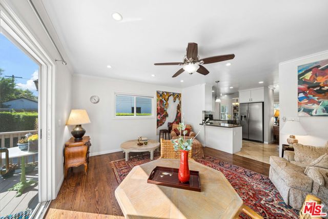 4942 Stern Avenue photo 18