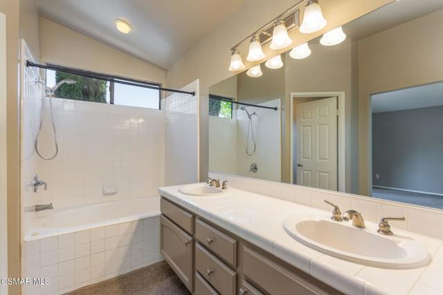 4826 Piedmont Drive, Oak Park CA: https://media.crmls.org/mediaz/81d07990-5b68-4612-acc7-4d34770a7c5b.jpg