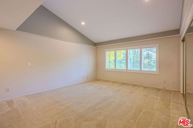 3926 Corte Cancion, Thousand Oaks CA: https://media.crmls.org/mediaz/81d07ecf-4e97-47c7-ae99-0cf9f3dd8d3e.jpg
