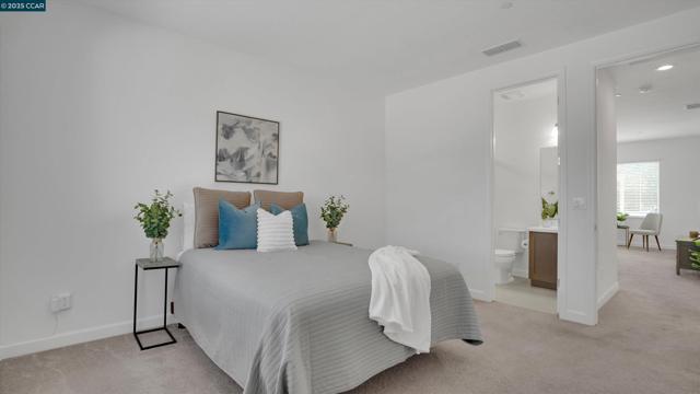 719 Jennifer St, Brentwood CA: https://media.crmls.org/mediaz/81d0a407-9975-45a1-867f-5a5284c39905.jpg