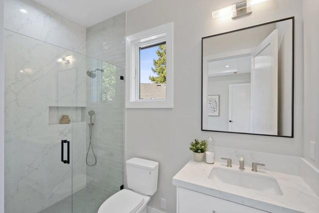 1303 American Way, Menlo Park CA: https://media.crmls.org/mediaz/81d0b3b9-8067-45e7-bb9e-d87d13c5d412.jpg