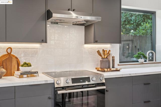 1516 Blake St, Berkeley CA: https://media.crmls.org/mediaz/81d0dd2a-3c4a-40df-8a9f-0b88b5704ec9.jpg