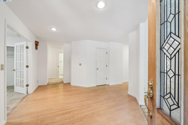 208 Heritage Ln, Pleasanton CA: https://media.crmls.org/mediaz/81d1524f-2975-4a8d-8d8b-7e6445c2bb59.jpg