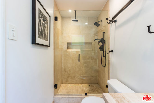 724 N Spaulding Avenue, Los Angeles CA: https://media.crmls.org/mediaz/81d1a901-1972-4554-a71e-e46ddd3a1cd4.jpg