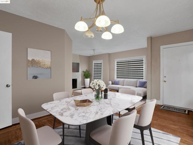 8127 Hillside St, Oakland CA: https://media.crmls.org/mediaz/81d1d65c-a967-4088-838b-68a0ceaab8fa.jpg