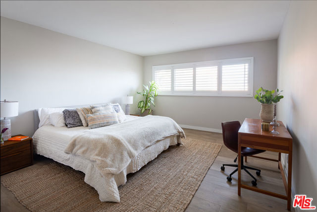 Image 11 of 25 For 8401 Fountain Avenue 12
