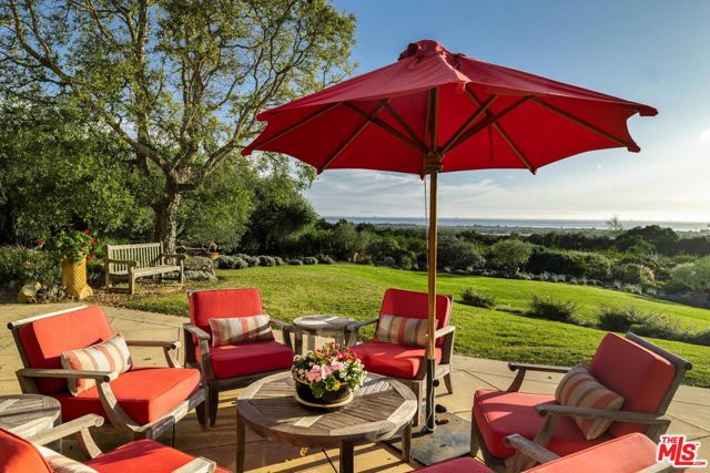 1915 Monte Alegre Drive, Carpinteria CA: https://media.crmls.org/mediaz/81d26c59-cfb9-4cfd-94cb-b6c17710c43f.jpg