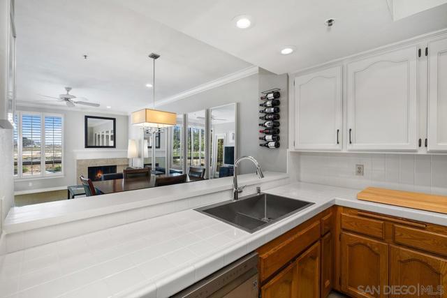5865 FRIARS RD, San Diego CA: https://media.crmls.org/mediaz/81d27171-4526-4b1b-b259-23b6669a655e.jpg