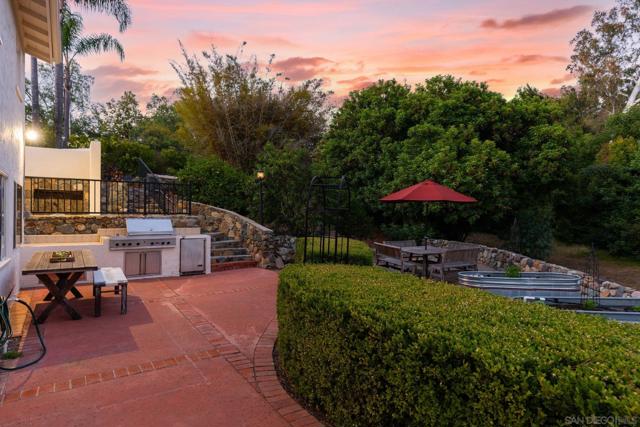 6347 Las Colinas, Rancho Santa Fe CA: https://media.crmls.org/mediaz/81d289ce-f34d-41b0-86a5-ab9b48b7da31.jpg