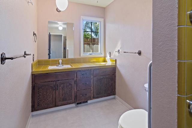 225 Rio Vista Drive, King City CA: https://media.crmls.org/mediaz/81d2a91f-d8de-44a7-9855-ec19567324fd.jpg
