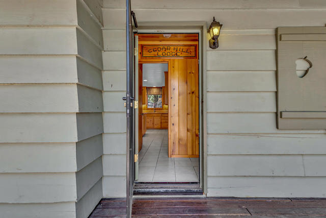 52551 Pine Ridge Road, Idyllwild CA: https://media.crmls.org/mediaz/81d2ddab-14cd-45c9-9c75-1c06739a6273.jpg