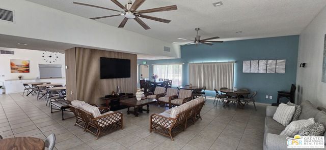 5920 Paradise Plaza, Palm Springs CA: https://media.crmls.org/mediaz/81d3099b-feaa-440f-a5b6-78dd204dd3e8.jpg