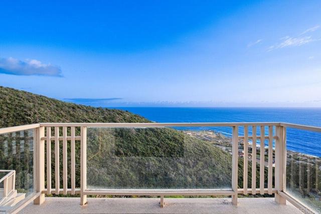 Detail Gallery Image 7 of 61 For 635 Nyes Pl, Laguna Beach,  CA 92651 - 4 Beds | 2/1 Baths
