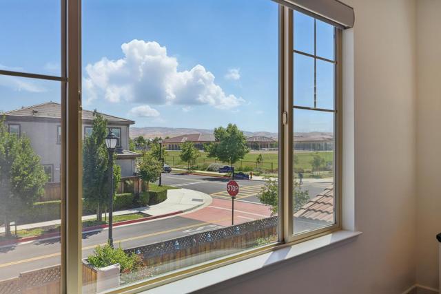 410 E Redberry Place, Mountain House CA: https://media.crmls.org/mediaz/81d39257-29ab-41b2-a8d3-0b8bb088cfe2.jpg