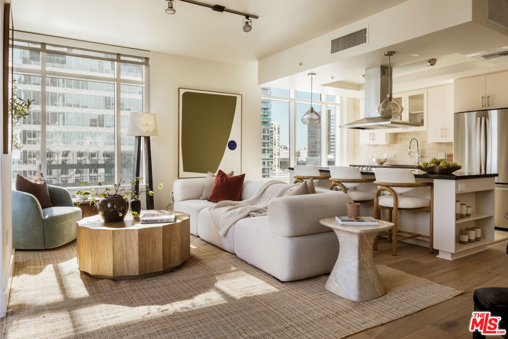 717 W Olympic Boulevard Unit 1102