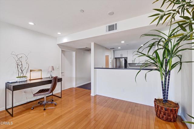 Detail Gallery Image 6 of 38 For 159 W Green St #408,  Pasadena,  CA 91105 - 2 Beds | 2 Baths