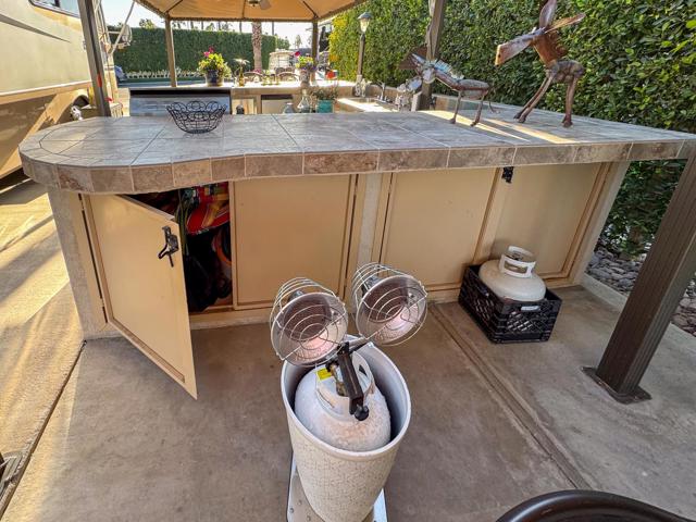 80394 Avenue 48, Indio CA: https://media.crmls.org/mediaz/81d508e0-ce73-4820-910a-9038d22c442b.jpg