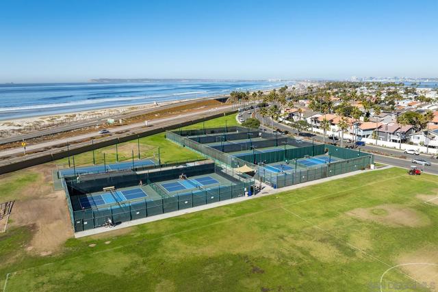 85 Catspaw Cpe, Coronado CA: https://media.crmls.org/mediaz/81d52562-6b36-4aea-be77-07bbc81bede5.jpg