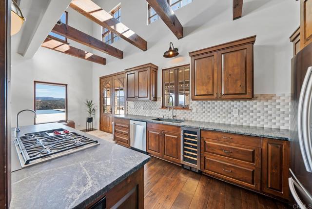 24949 Thunder Mountain Road, Ramona CA: https://media.crmls.org/mediaz/81d56a79-9c4f-42f5-bb0f-c2239c299265.jpg