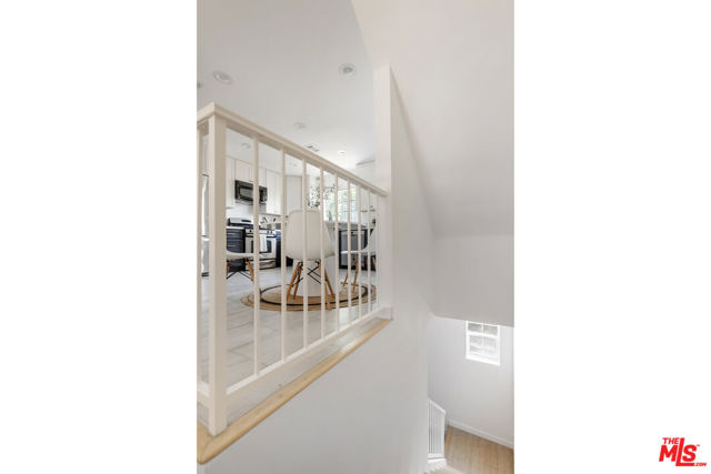 11536 Burbank Boulevard, North Hollywood CA: https://media.crmls.org/mediaz/81d5c49d-06a9-459a-87e2-9242e7f6564b.jpg