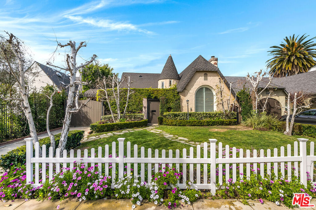 1217 S Genesee Avenue