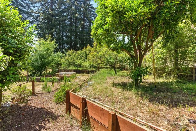 132 Pax Place Court, Aptos CA: https://media.crmls.org/mediaz/81d620c8-fdc8-493d-a79c-54101e0377f3.jpg