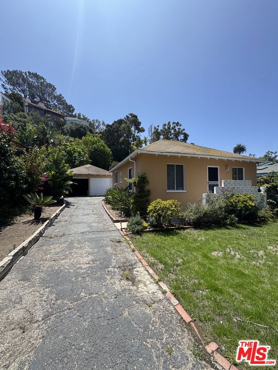 Drew Fenton | 368 Entrada Drive Santa Monica CA | MLS: 7332198