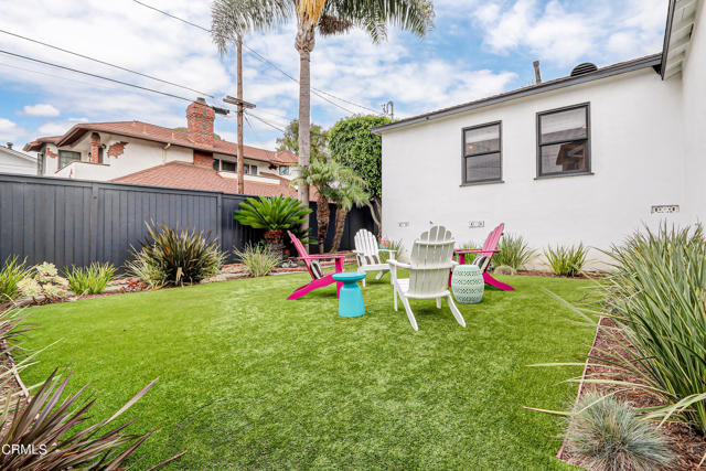 Navarro - 3509 Laurel_Yard1